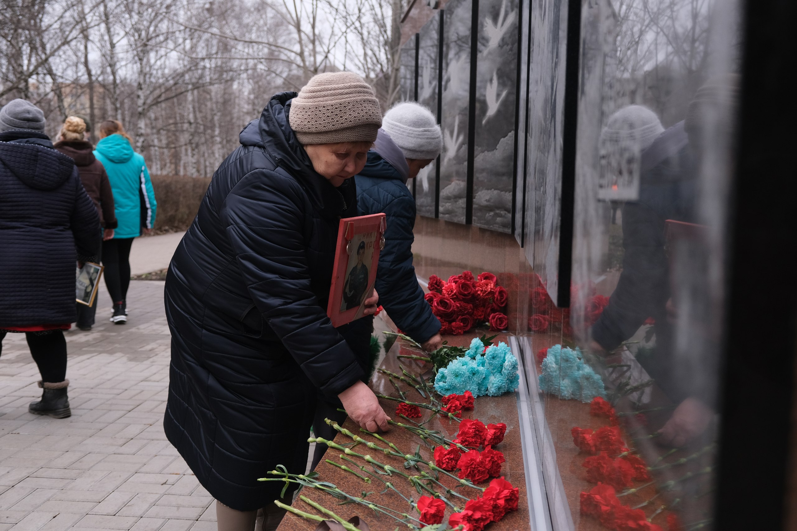Сегодня Стерлитамак вместе с руководителем республиканского филиала Государственного фонда поддержки участников СВО «Защитники Отечества» Гульнур Кульсариной и мамой Героя России Максима Владимировича Серафимова, Алиной... Сегодня Стерлитамак вместе с руководителем республиканского филиала Государственного фонда поддержки участников СВО «Защитники Отечества» Гульнур Кульсариной и мамой Героя России Максима Владимировича Серафимова, Алиной...