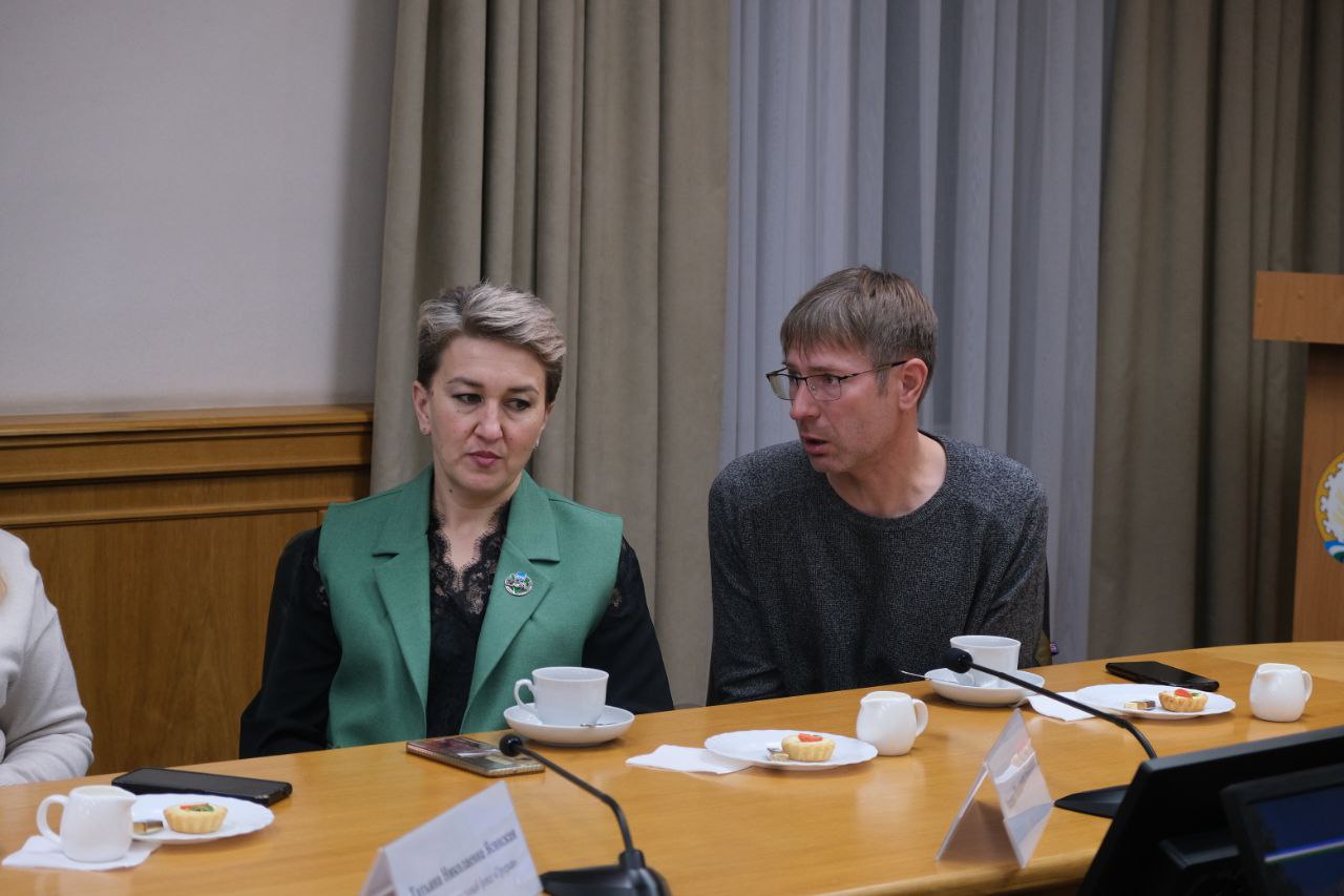 Сила – в единстве. Накануне прошла встреча главы администрации Эмиля Шаймарданова с добровольцами, которые помогают фронту Сила – в единстве. Накануне прошла встреча главы администрации Эмиля Шаймарданова с добровольцами, которые помогают фронту