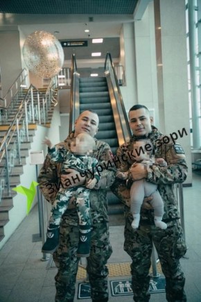 Братья служат вместе. Алмас и Стас из села Тазларово Зианчуринского района были призваны в сентябре 2022 года