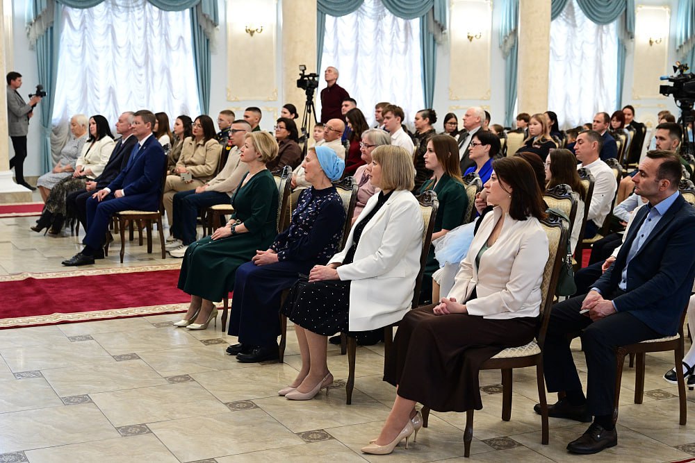 Радий Хабиров поздравил жителей Башкортостана с предстоящим Днем матери Радий Хабиров поздравил жителей Башкортостана с предстоящим Днем матери