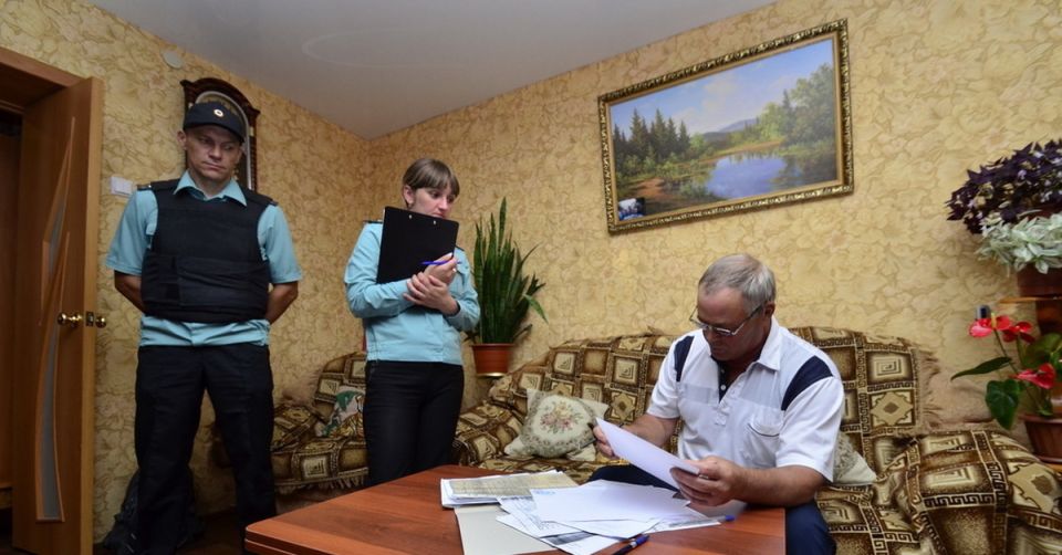 Пенсионер победил судебного пристава: как прокуратура восстановила справедливость