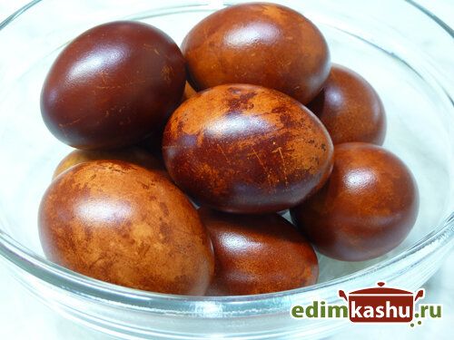 Как покрасить яйца луковой шелухой: Легкий и натуральный способ к Пасхе