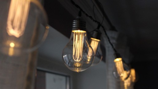 Платить за электричество будете в разы меньше: уходя из дома, сделайте вот что