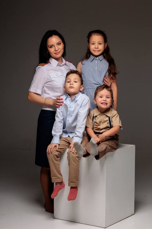 Поздравление руководителя следственного управления республики Владимира Архангельского с Днем матери