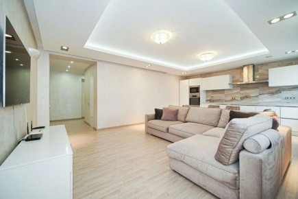 Как очистить потолок от старых обоев: полезный совет