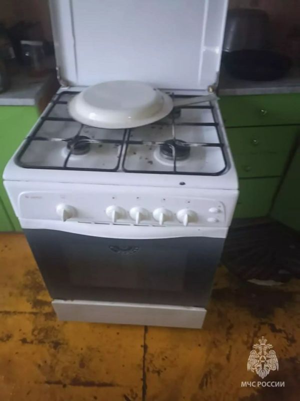 Пытались зажечь газовую плиту