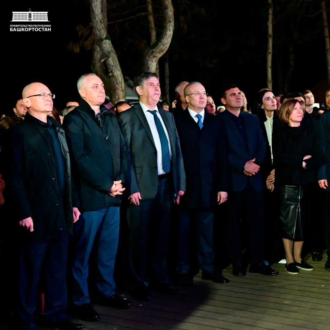 Премьер-министр Башкортостана и Премьер-министр Абхазии осмотрели набережную Диоскуров в Сухуме Премьер-министр Башкортостана и Премьер-министр Абхазии осмотрели набережную Диоскуров в Сухуме