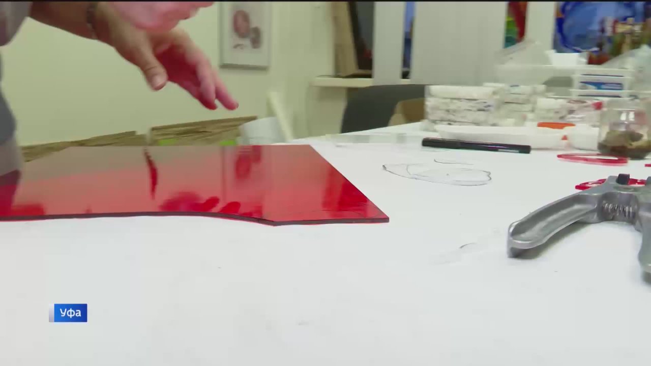 Мастерица из Уфы уже больше 10 лет создает из стекла произведения искусства