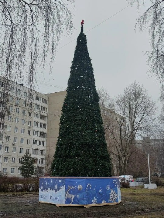 Горки уже стоят, но пока закрыты Горки уже стоят, но пока закрыты