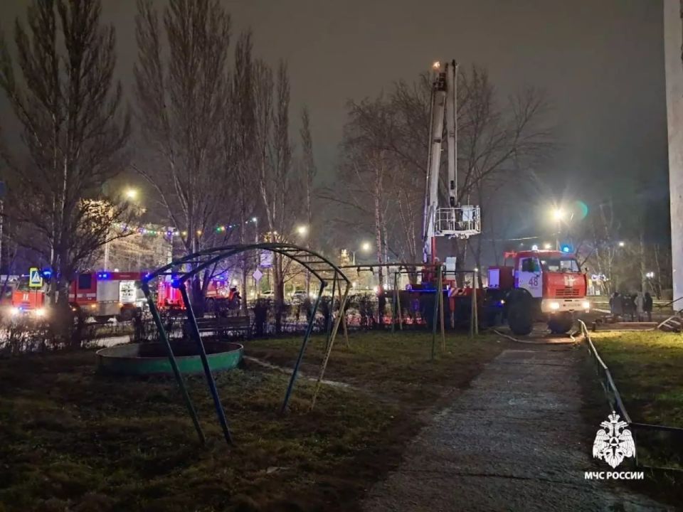 3 человек эвакуировали из пожара