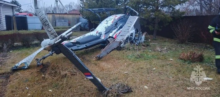 В Уфе при попытке взлететь опрокинулся частный вертолёт