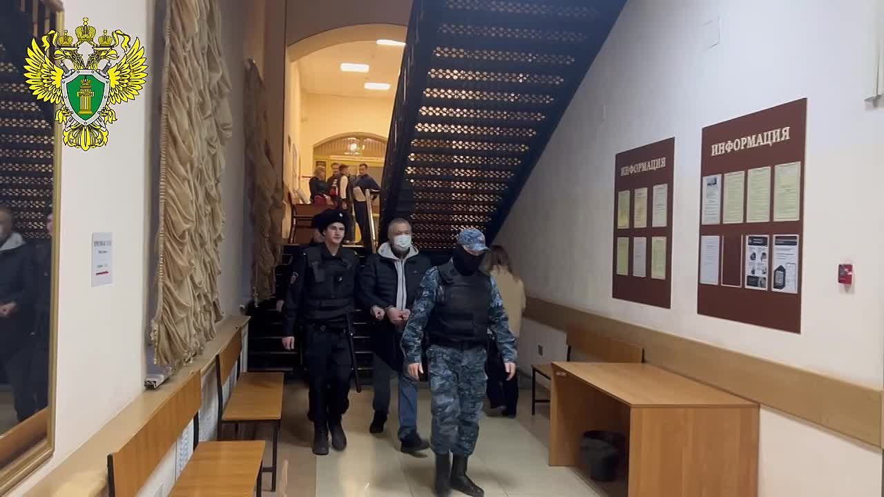 Четыре года лишения свободы запросил государственный обвинитель экс-адвокату, пытавшемуся похитить полмиллиона рублей у своего доверителя