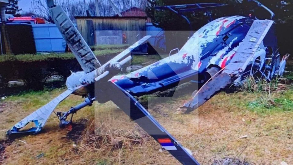 Частный вертолет опрокинулся в Кировском районе Уфы