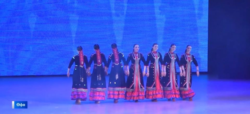 "Башортостан" длт концерт залында Фйзи скров исемендге Длт академия халы бейере ансамблене йомалау концерты тте