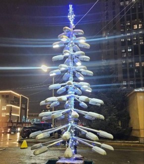 Ёлку из старых городских фонарей установили в Уфе