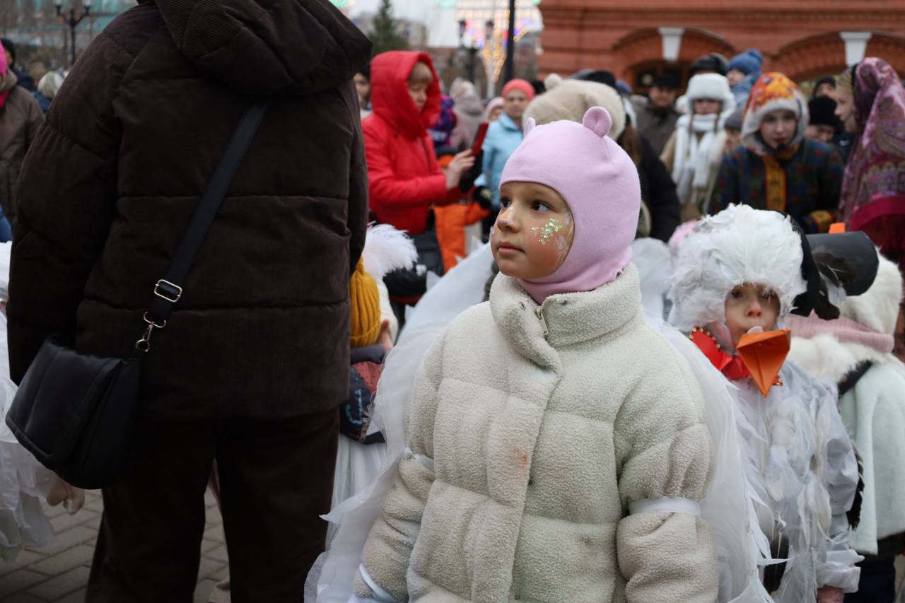 Удивительные образы подготовили сегодня юные жители на детский карнавал “Чудо в перьях” Удивительные образы подготовили сегодня юные жители на детский карнавал “Чудо в перьях”