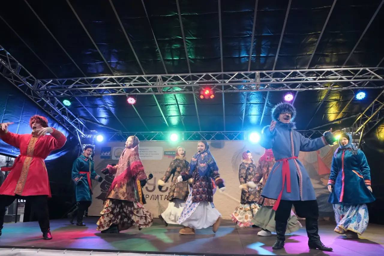 Сегодня утром в сквере им. Салавата Юлаева состоялось яркое театрализованное открытие фестиваля местного-свежего «Гусь 2.0» Сегодня утром в сквере им. Салавата Юлаева состоялось яркое театрализованное открытие фестиваля местного-свежего «Гусь 2.0»