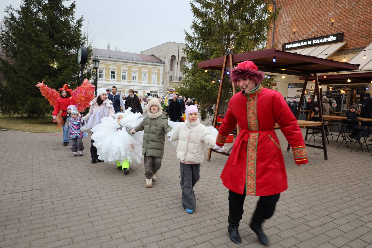Удивительные образы подготовили сегодня юные жители на детский карнавал “Чудо в перьях” Удивительные образы подготовили сегодня юные жители на детский карнавал “Чудо в перьях”