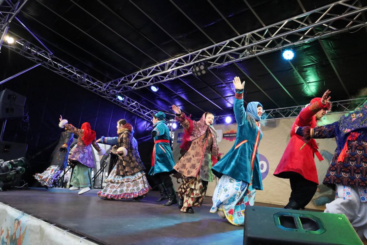 Удивительные образы подготовили сегодня юные жители на детский карнавал “Чудо в перьях” Удивительные образы подготовили сегодня юные жители на детский карнавал “Чудо в перьях”