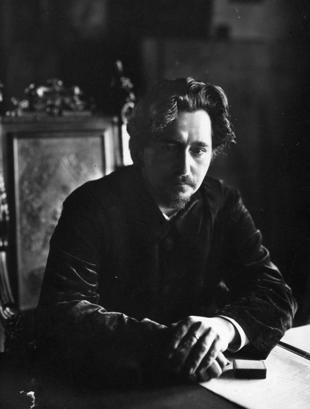 "Пусть всепобеждающая жизнь — иллюзия, но я верю в нее, и несчастья нынешнего дня не отнимут у меня веры в день грядущий