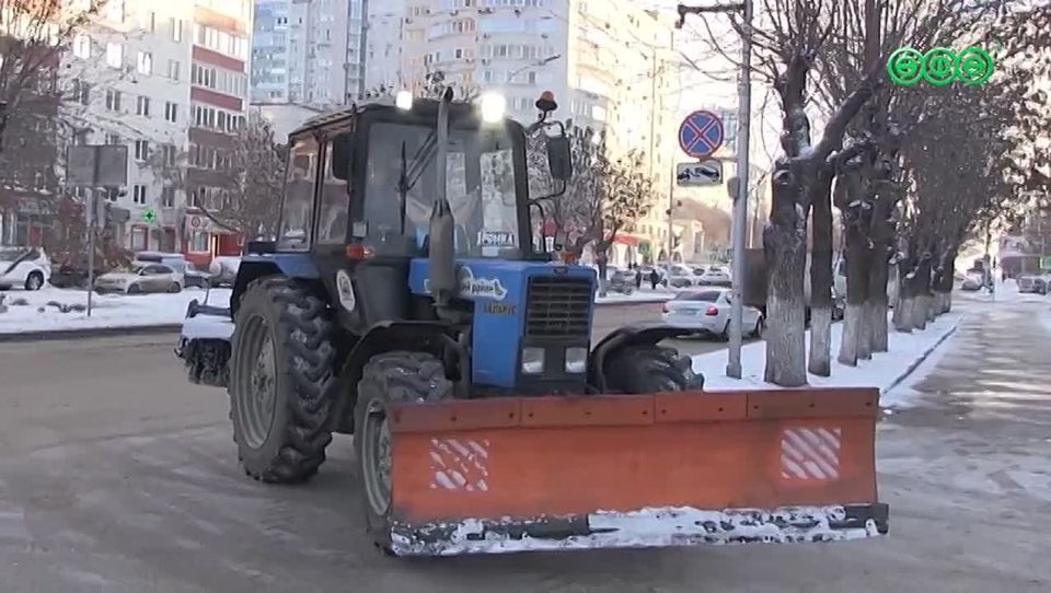 335 единиц техники и 360 рабочих очищают Уфу от снега