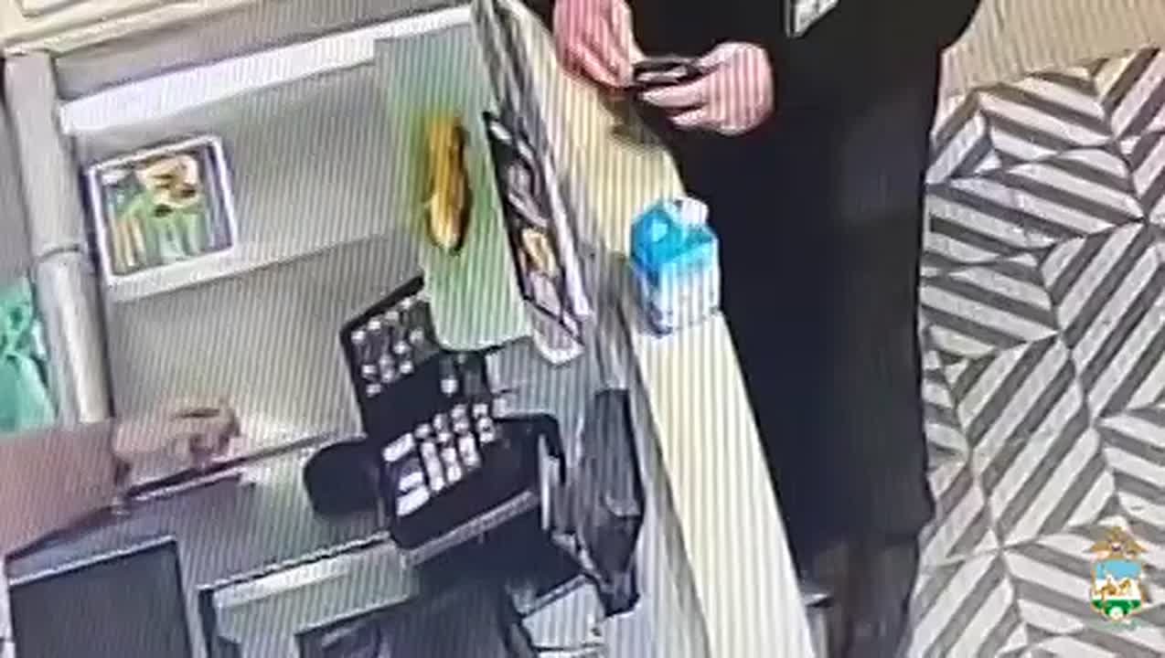 Охранник магазина в Уфе задержан за кражу с чужой карты