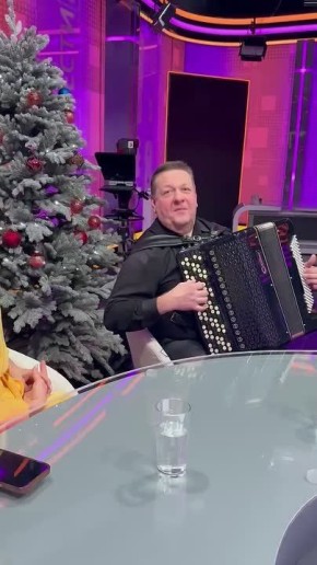 Заслуженная артистка России, балерина Гузель Сулейманова на съемках шоу «Вечер с Рустэмом Габбасовым» призналась, что на главную женскую роль в балете «Щелкунчик» ее утвердил сам Юрий Григорович