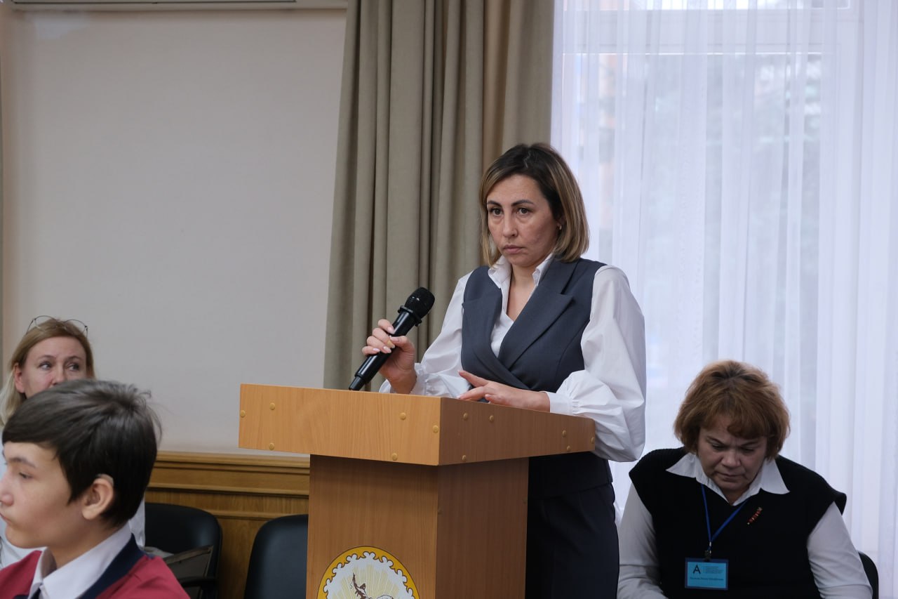 Глава администрации провёл встречу с участниками чемпионата «Абилимпикс» Глава администрации провёл встречу с участниками чемпионата «Абилимпикс»