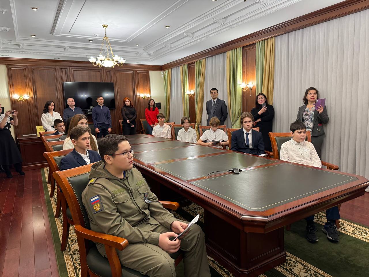 В Башкортостане юным гражданам вручили первые паспорта в преддверии Дня Конституции В Башкортостане юным гражданам вручили первые паспорта в преддверии Дня Конституции