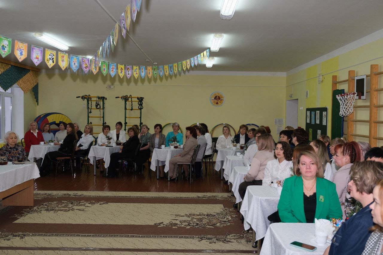 Субботнее утро посвятили встрече с руководителями дошкольных учреждений нашего города Субботнее утро посвятили встрече с руководителями дошкольных учреждений нашего города