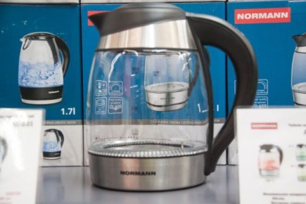 Какую воду нужно наливать в чайник – горячую или холодную