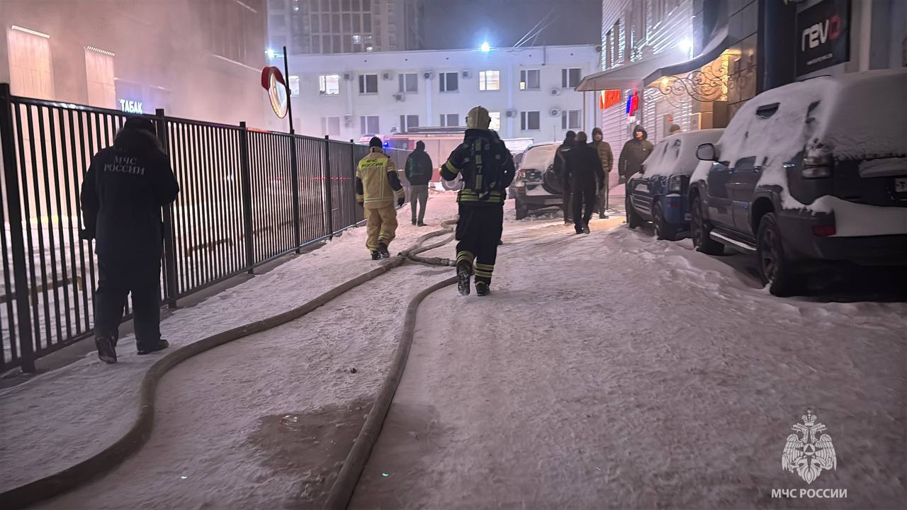 В Уфе в ТЦ на бульваре Ибрагимова произошел пожар В Уфе в ТЦ на бульваре Ибрагимова произошел пожар