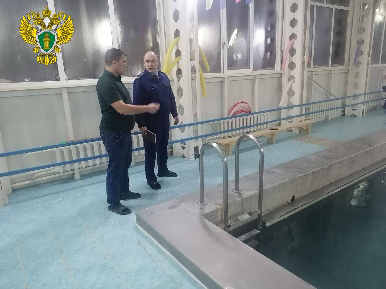 Четверо детей отравились хлоркой в бассейне в Янауле