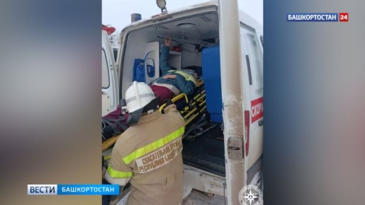 Три человека пострадали в ДТП с фурой в Башкирии