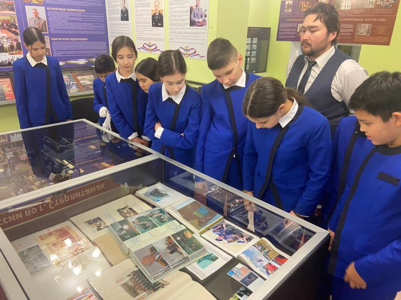 В Стерлитамаке школьники посетили полицейский музей В Стерлитамаке школьники посетили полицейский музей