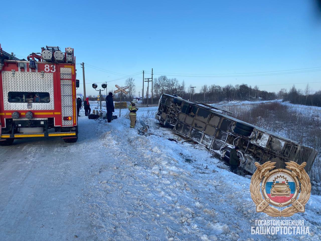 Автобус с вахтовиками опрокинулся в Башкирии Автобус с вахтовиками опрокинулся в Башкирии