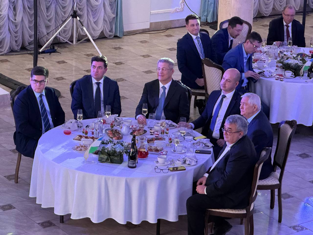 Председатель Общественного совета при МВД республики Рафаил Диваев принял участие в церемонии награждения лучших журналистов Башкортостана Председатель Общественного совета при МВД республики Рафаил Диваев принял участие в церемонии награждения лучших журналистов Башкортостана