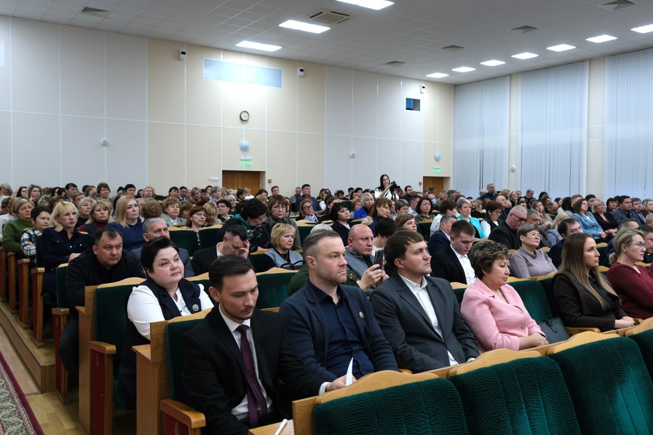 Подвели итоги деятельности местного отделения партии «Единая Россия» за 2025 год Подвели итоги деятельности местного отделения партии «Единая Россия» за 2025 год