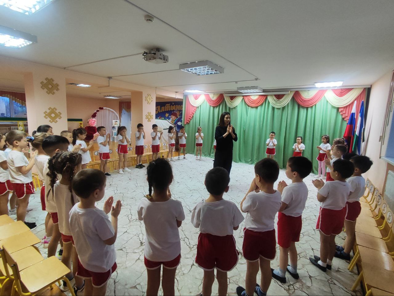 15 декабря в гимназии №3 имени Джалиля Киекбаев для дошкольной группы «Алтынай» прошёл мастер-класс «Сценическая речь. Актёрское мастерство» в рамках открытого городского фестиваля любительских коллективов «Театральный... 15 декабря в гимназии №3 имени Джалиля Киекбаев для дошкольной группы «Алтынай» прошёл мастер-класс «Сценическая речь. Актёрское мастерство» в рамках открытого городского фестиваля любительских коллективов «Театральный...