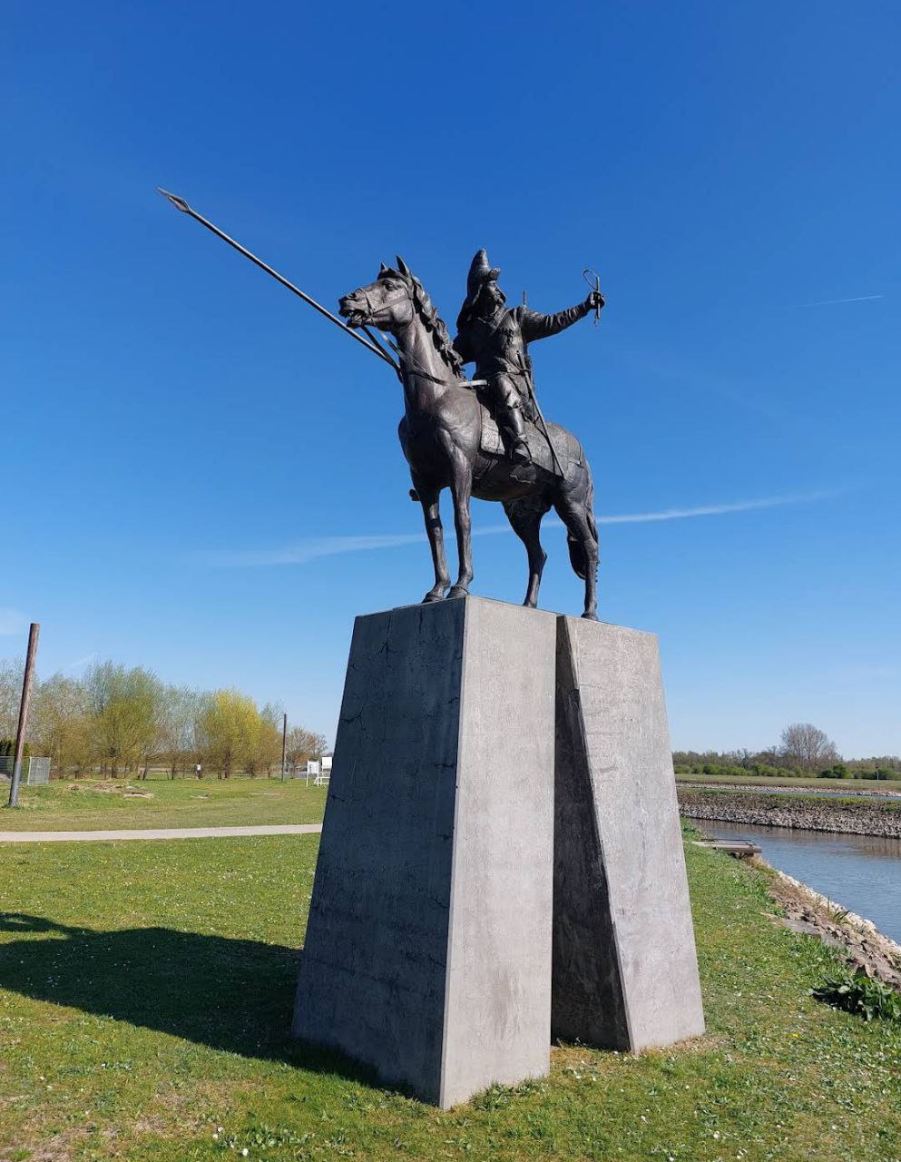 В Нидерландах нашли памятник башкирскому воину Северному Амуру В Нидерландах нашли памятник башкирскому воину Северному Амуру