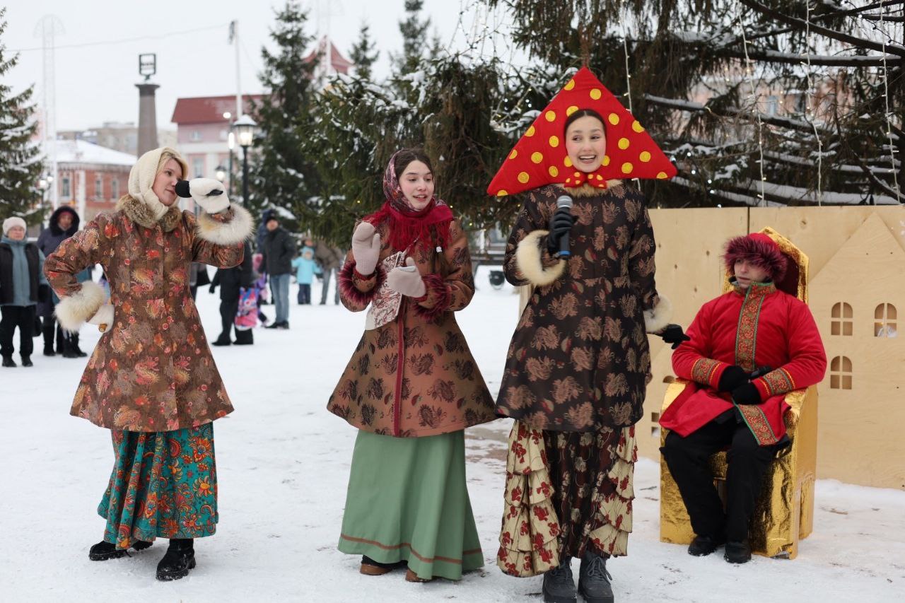 Сегодня в Стерлитамаке открылись еще два новогодних городка Сегодня в Стерлитамаке открылись еще два новогодних городка