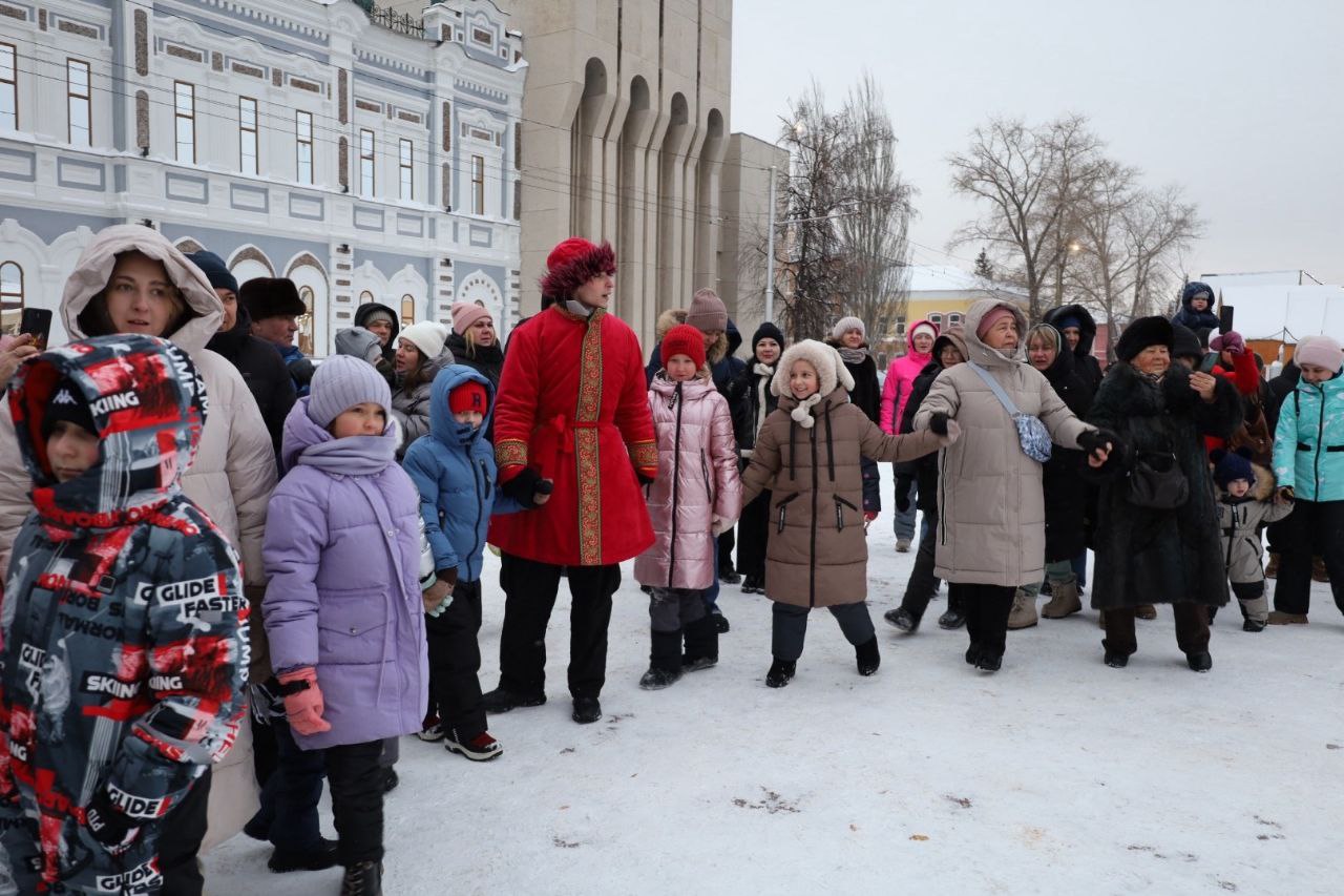 Сегодня в Стерлитамаке открылись еще два новогодних городка Сегодня в Стерлитамаке открылись еще два новогодних городка
