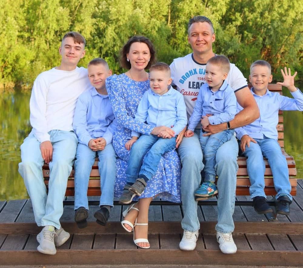 Сегодня мы впервые празднуем День многодетной семьи - праздник, наполненный особым смыслом, теплом и искренней любовью