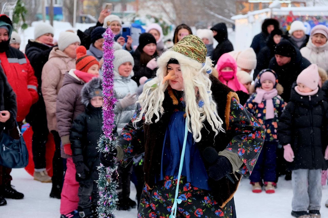 Сегодня в Стерлитамаке открылись еще два новогодних городка Сегодня в Стерлитамаке открылись еще два новогодних городка