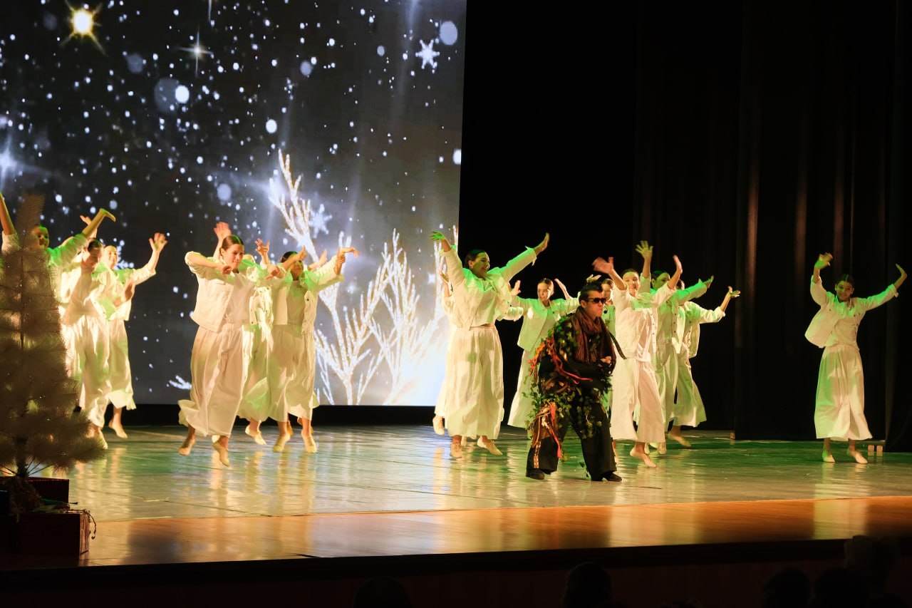 Новогоднее представление в ГДК Новогоднее представление в ГДК