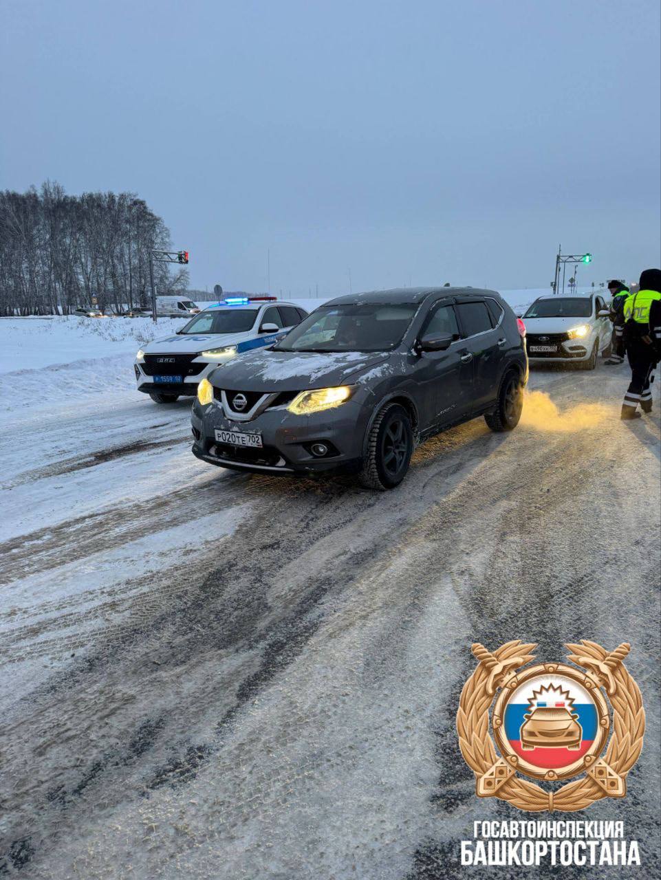 Внимание, водители. В Стерлитамакском районе сегодня на 135 км автодороги Уфа-Оренбург инспекторы ДПС проводят массовые проверки водителей