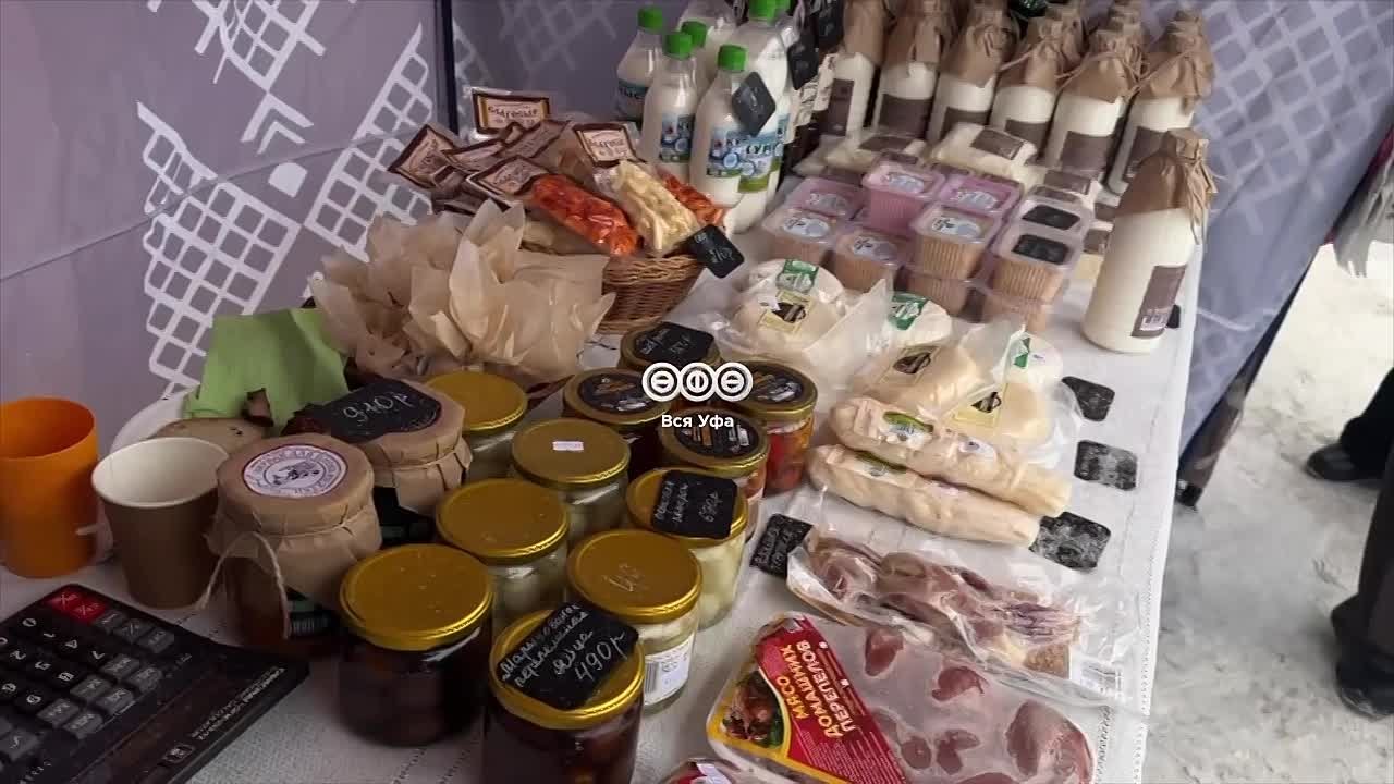 Праздничное изобилие для застолья: в Уфе проходит новогодняя ярмарка
