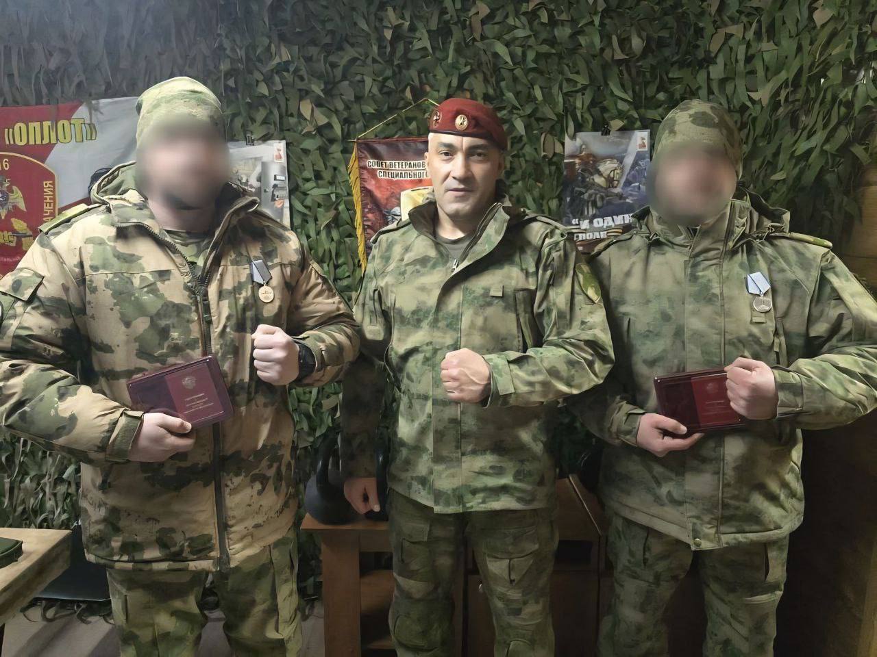 На Харьковском направлении военнослужащие Башкирского батальона им. Салавата Юлаева с позывными Анис и Топаз были награждены медалями «За отвагу»