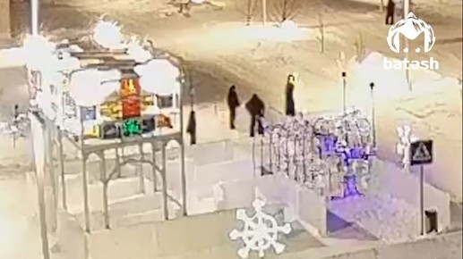 Вандалы разгромили ледовые фигуры на центральной площади Янаула