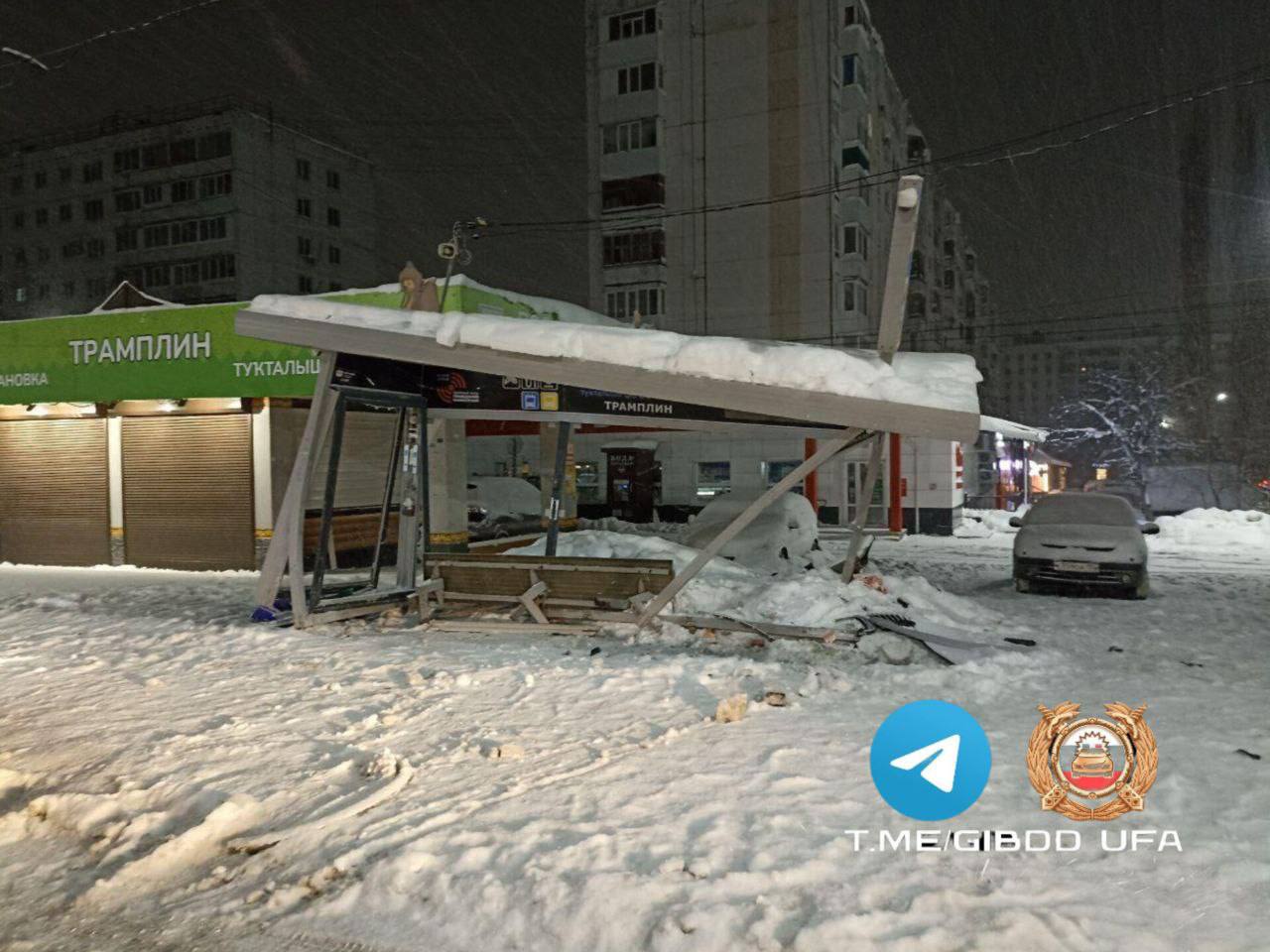 Сегодня, по предварительным данным, около 4 часов утра, 27-летний водитель за рулем «БМВ Х5», двигаясь по ул. Менделеева, не справившись с управлением допустил наезд на остановочный павильон, освидетельствование на состояние...